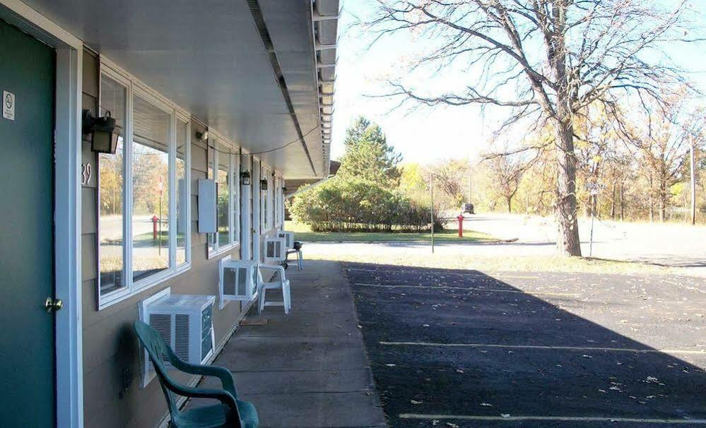 Forest Lake Motel Grand Rapids Eksteriør bilde